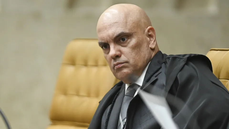 Moraes menciona vídeos de Paulo Figueiredo para considerá-lo informado sobre a conspiração golpista.