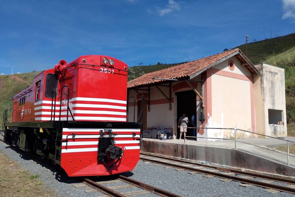 Revolução de 32: Nova linha ferroviária lançará trem turístico - 28/06/2025 - Sobre Trilhos