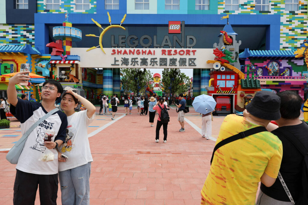 A maior Legoland do planeta será aberta em Xangai - 20/06/2025 - Mercado