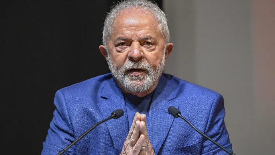 Lula afirma que ao tentar cobrar impostos dos milionários, ocorre uma 'revolta'.