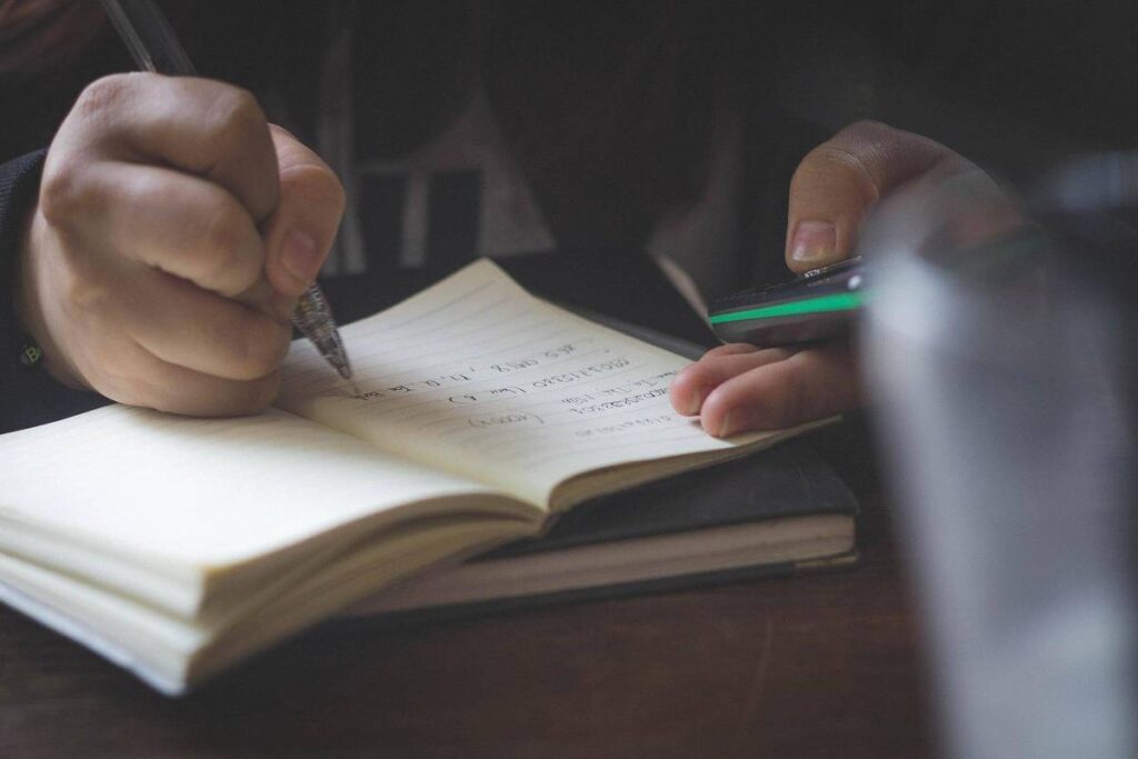 Os estudantes que utilizam o ChatGPT têm um desempenho acadêmico inferior? - 02/07/2025 - Educação