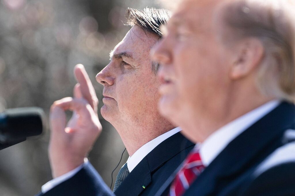 Trump afirma que Brasil comete 'ato terrível' contra Bolsonaro - 07/07/2025 - Poder